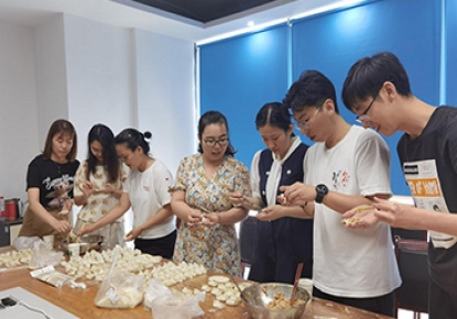 团结友爱·共同成长